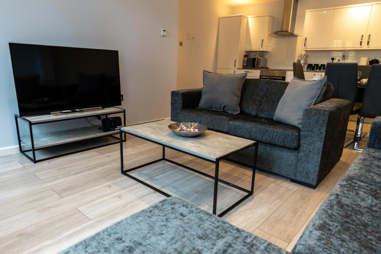 הונסלו Cosy Flats Near Heathrow, Group Bookings Available With Parking Space מראה חיצוני תמונה