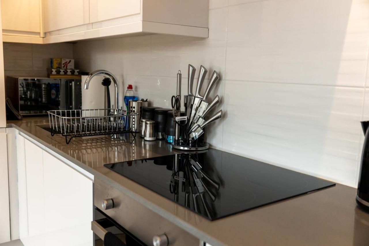 הונסלו Cosy Flats Near Heathrow, Group Bookings Available With Parking Space מראה חיצוני תמונה