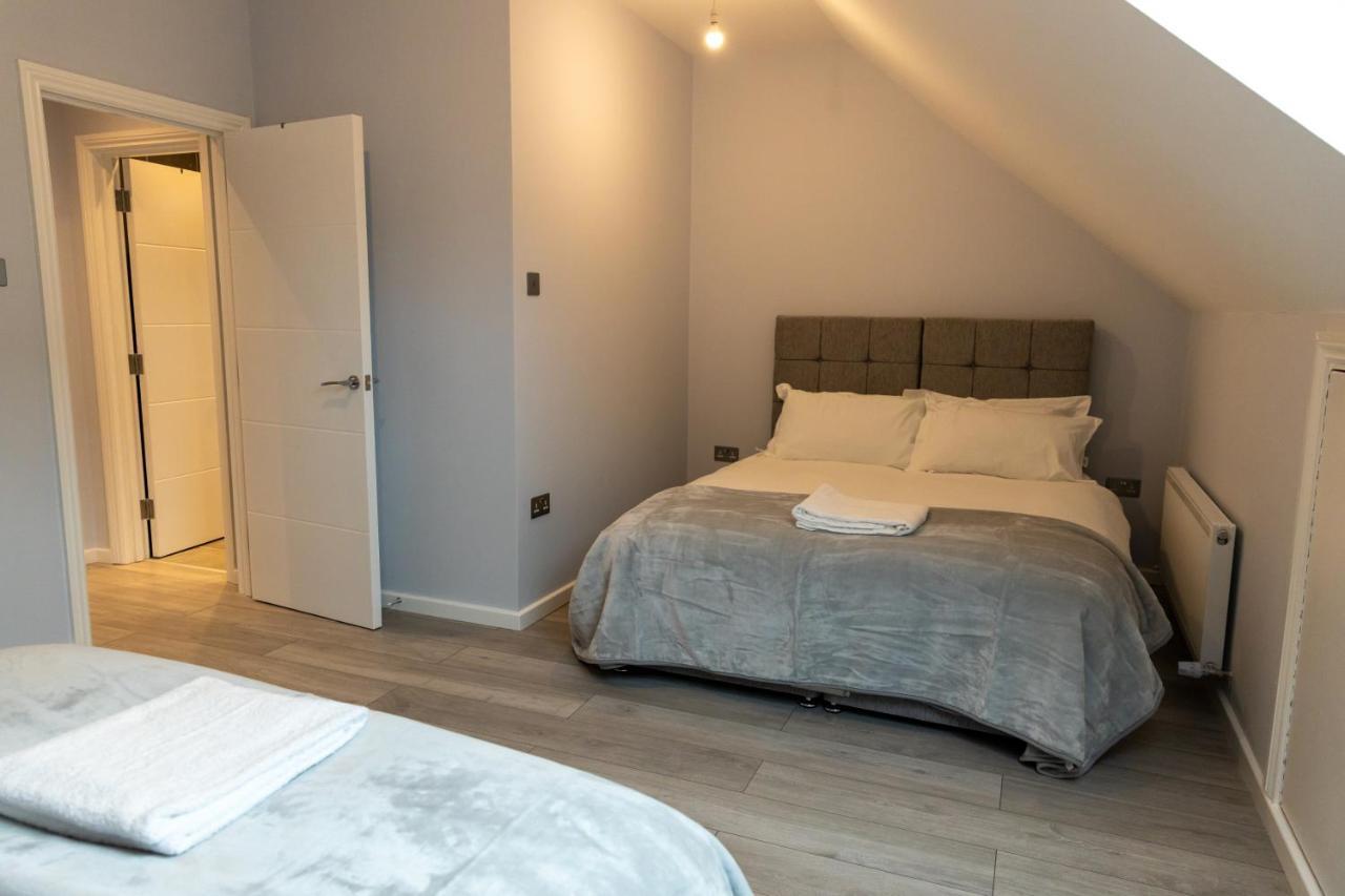 הונסלו Cosy Flats Near Heathrow, Group Bookings Available With Parking Space מראה חיצוני תמונה