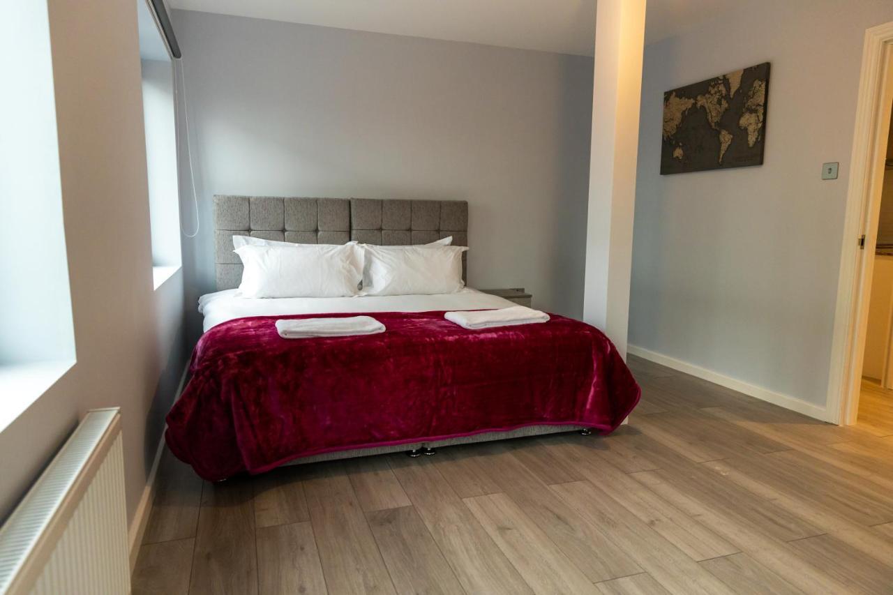 הונסלו Cosy Flats Near Heathrow, Group Bookings Available With Parking Space מראה חיצוני תמונה